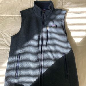 Men’s navy blue Patagonia vest